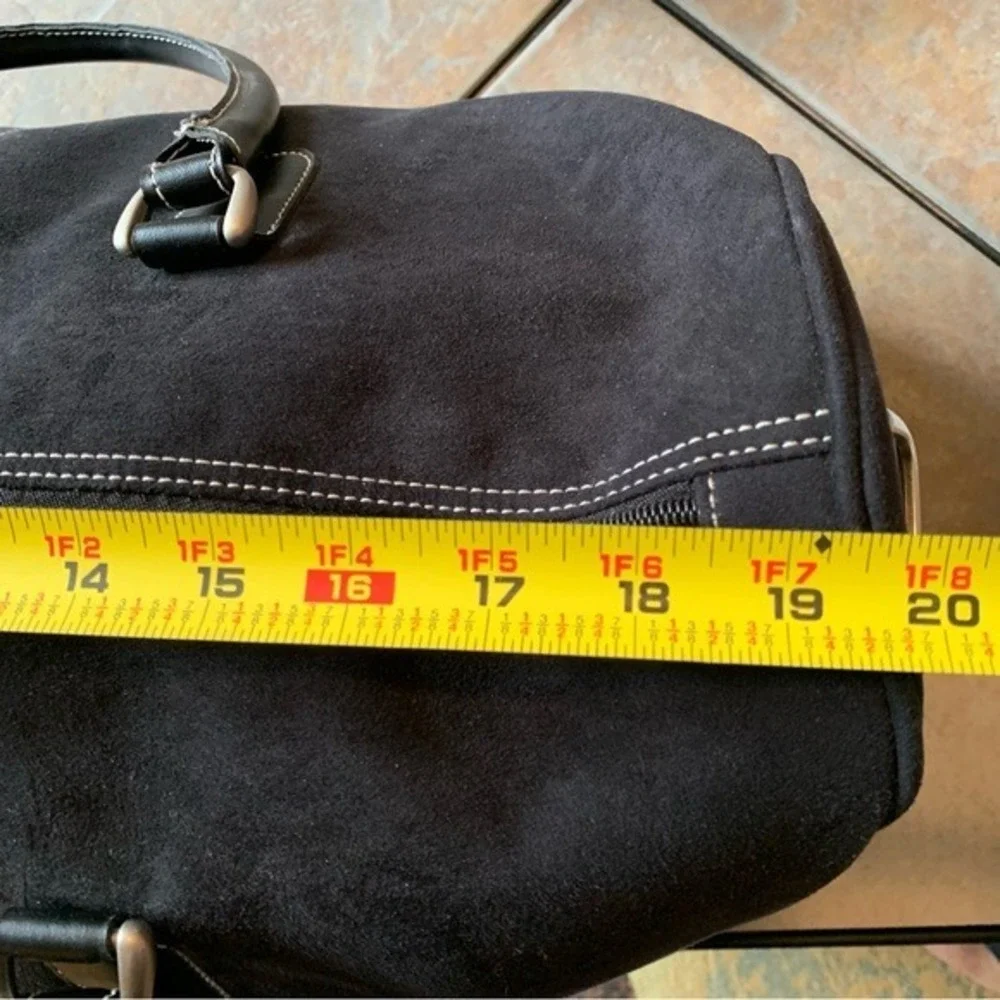 KENNETH COLE. Black Duffle Bag. Microfiber. Carry on. Overnight. Weekend.